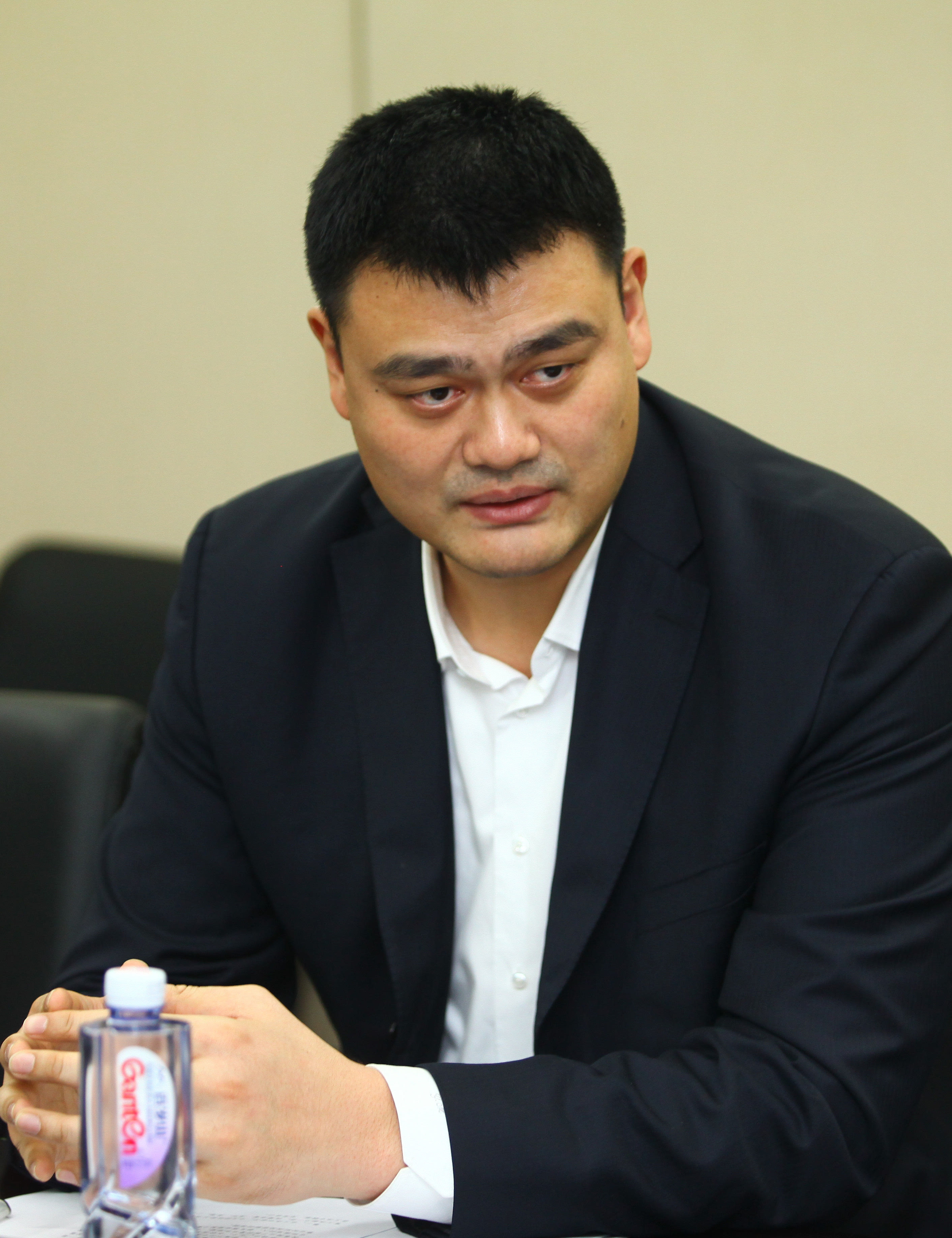 张稀哲续约两年 国安留住股肱之臣 补强外援阵容.